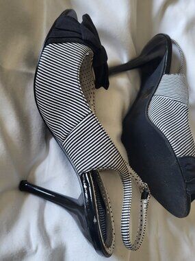 Black/White Open Toe SlingBack Shoes Size 8